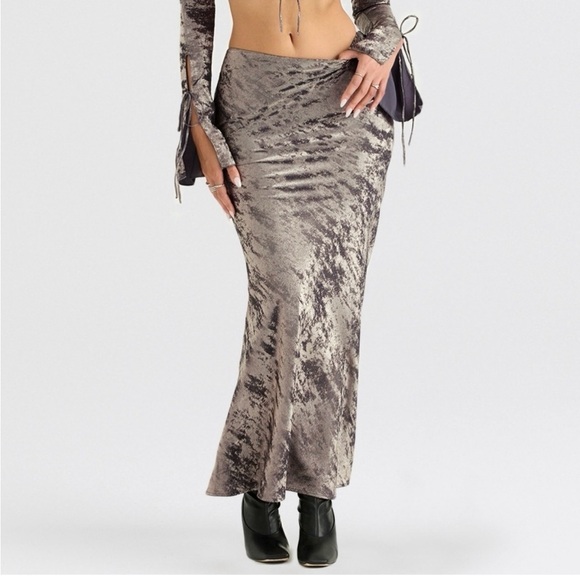 NWT House of CB CLARA PEWTER BIAS CUT MIDI SKIRT size Small reg $155 - Picture 2 of 9